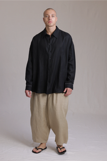 ALBI Kaze Shirt, an oversized linen shirt with a classic collar and bold hand-stitched detailing